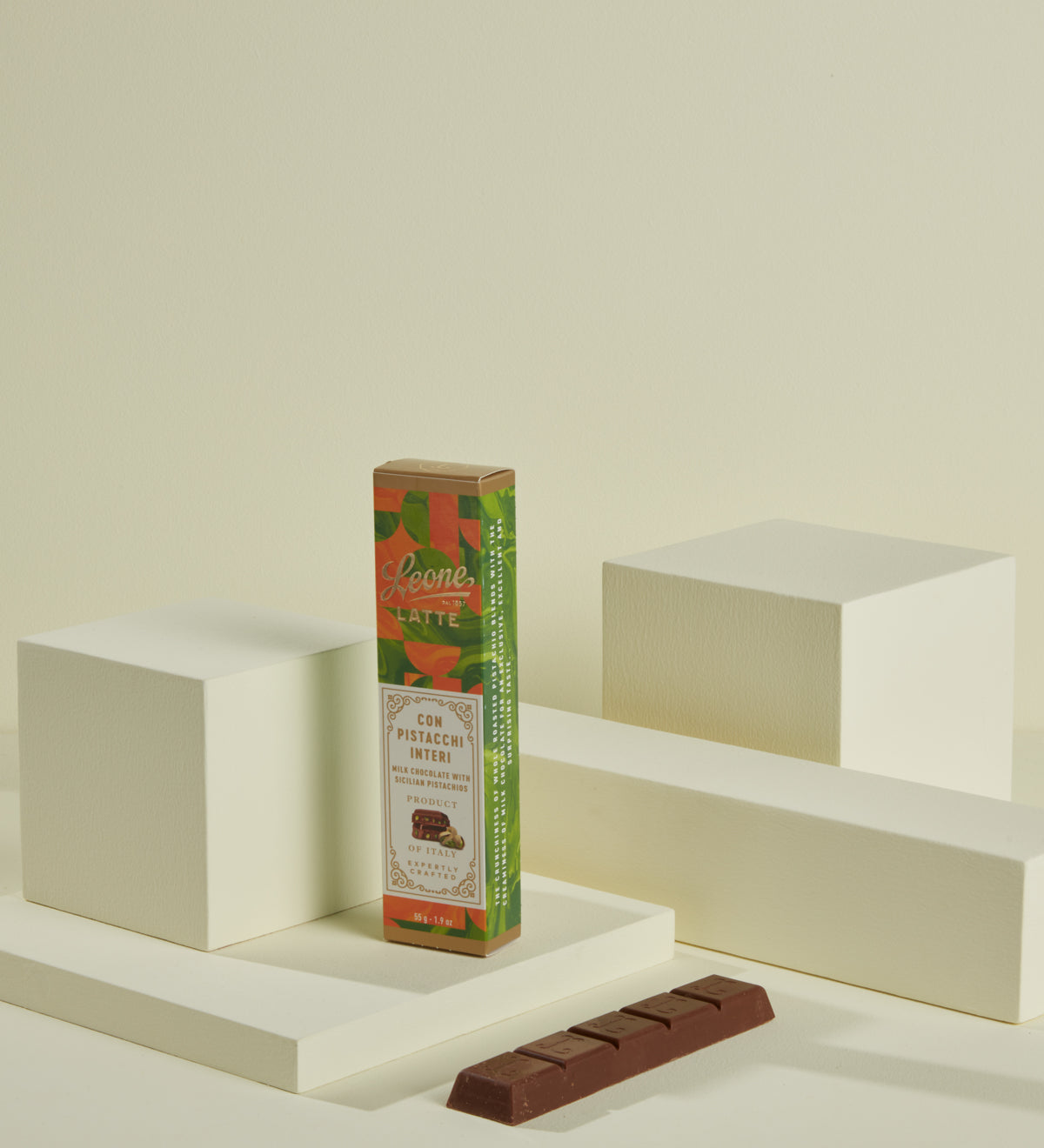 Barretta Cioccolato al Latte con Pistacchi interi