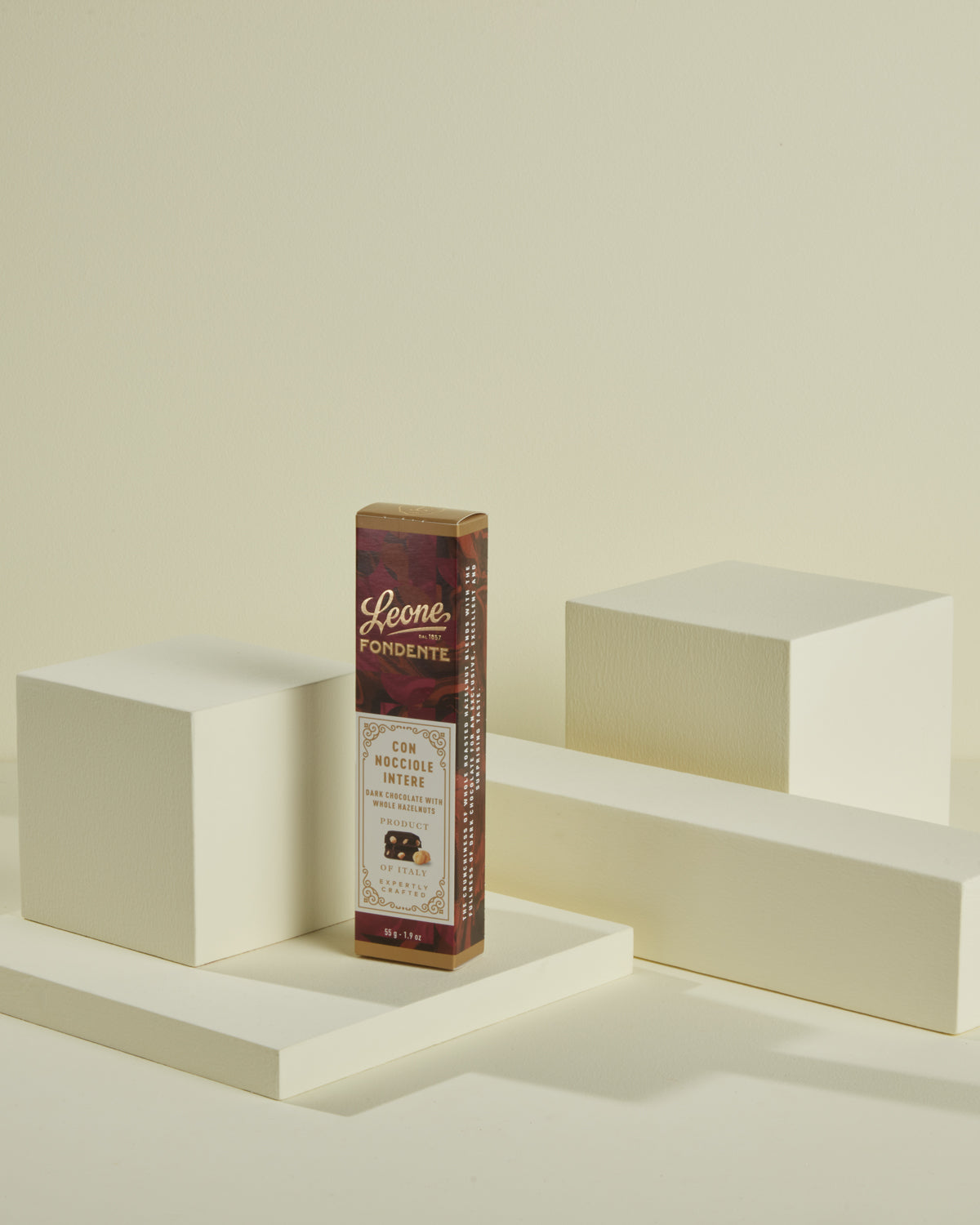 Barretta Cioccolato Fondente con Nocciole intere