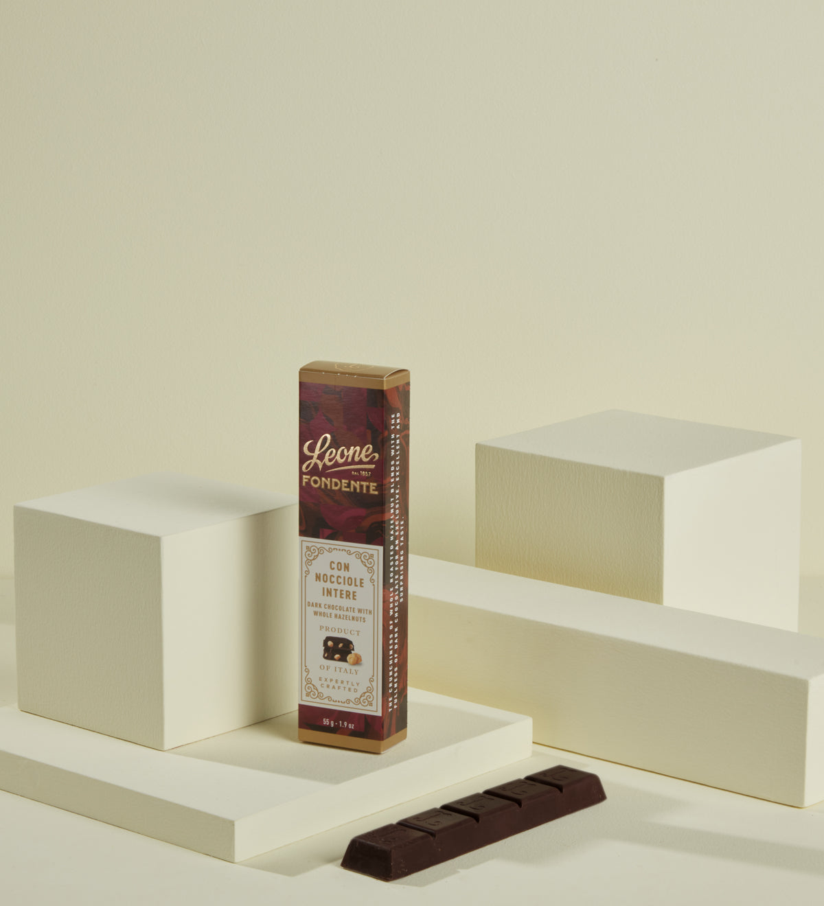 Barretta Cioccolato Fondente con Nocciole intere